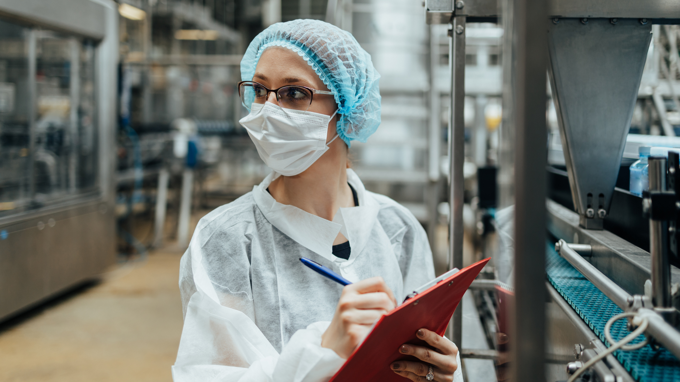 operatrice per food safety in azienda